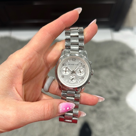 Michael Kors Watch - Picture 1 of 4